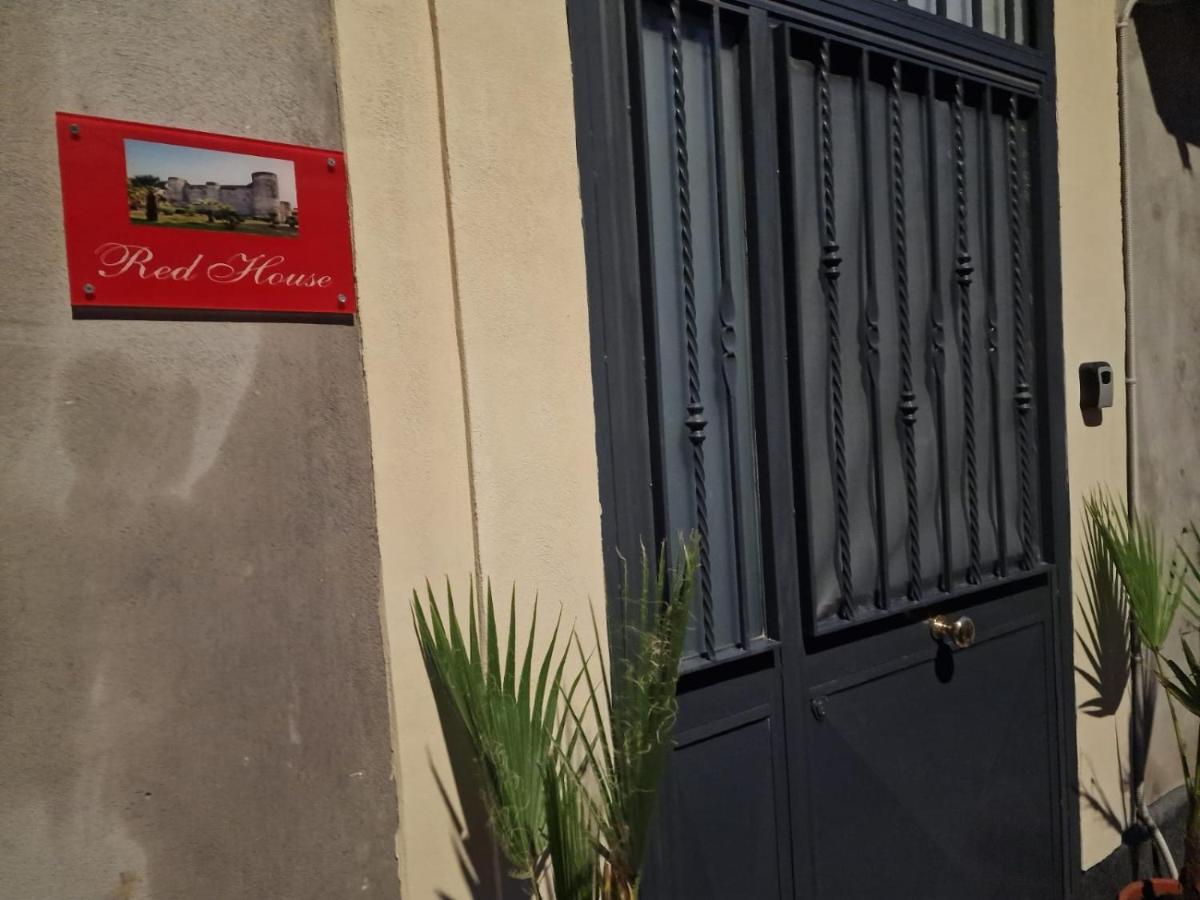 فيلا Red House كاتانيا المظهر الخارجي الصورة