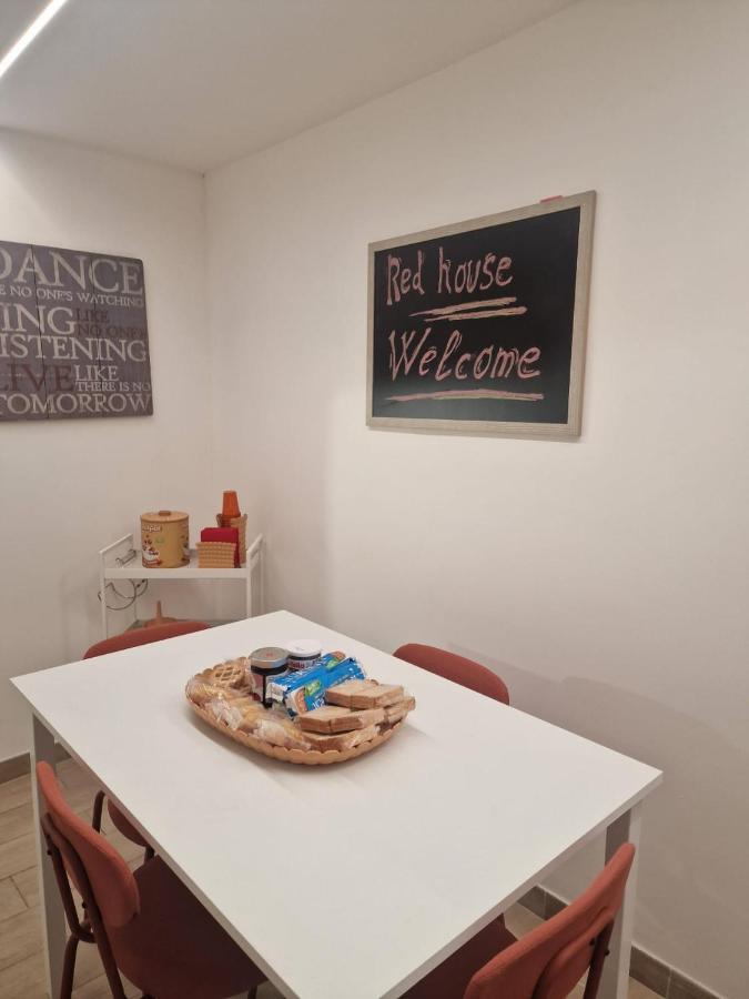 فيلا Red House كاتانيا المظهر الخارجي الصورة